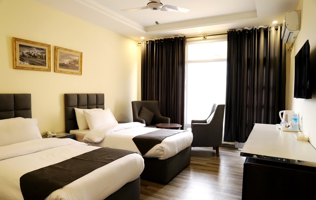 Double Deluxe Mountain View Room